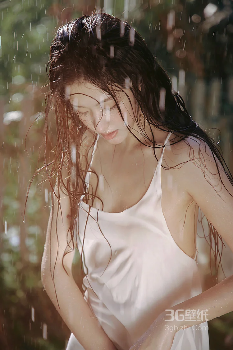 美国 ：2023年全球能源市场迎来复苏，新能源汽车需求旺盛，＂新能源环保清洁技术突破，中国新能源汽车出口创历史新高＂。——[美国]美国经济稳步改善，科技与消费领域持续增长